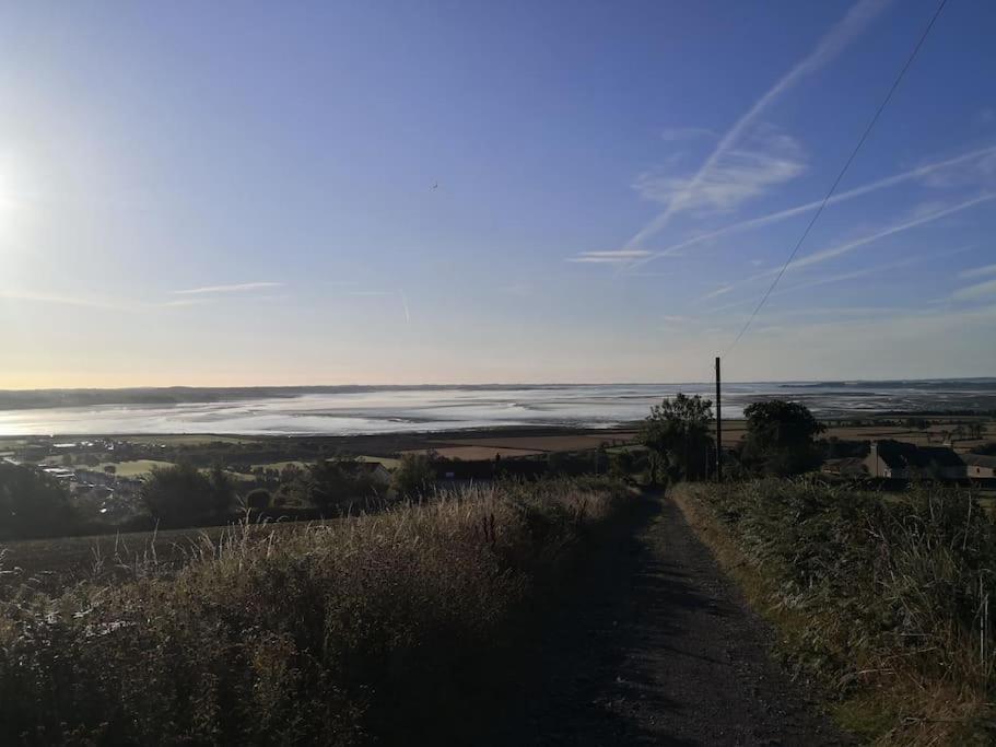 ניוטאונארדס Converted Cattle Barn Overlooking Strangford Lough מראה חיצוני תמונה
