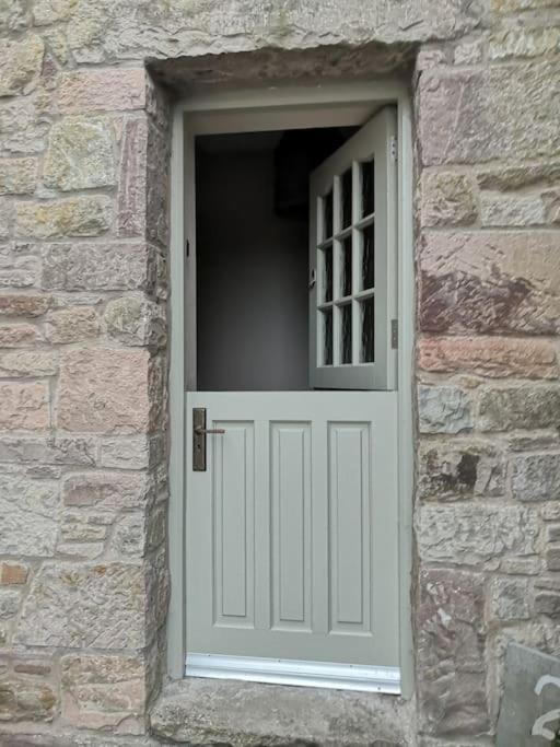 ניוטאונארדס Converted Cattle Barn Overlooking Strangford Lough מראה חיצוני תמונה